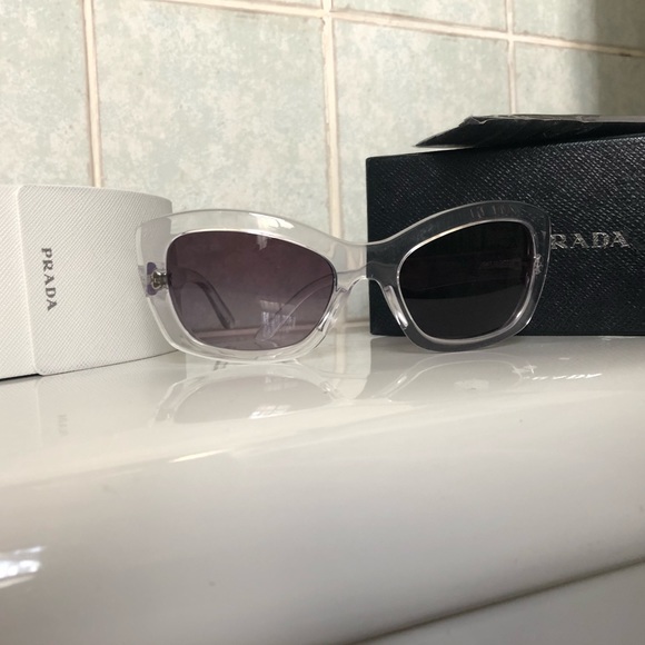 sell prada sunglasses